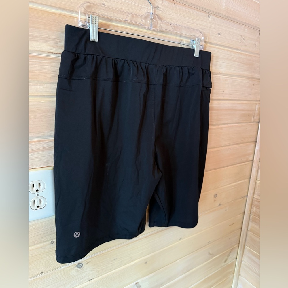 Lululemon Black High-Rise Performance Shorts Sz 8 Athleisure Activewear